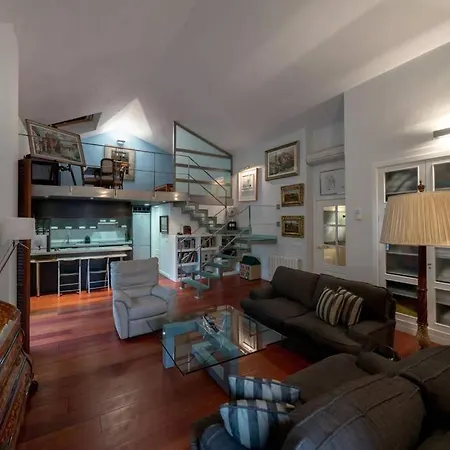 Jaguar Garaje Y Wifi Lägenhet